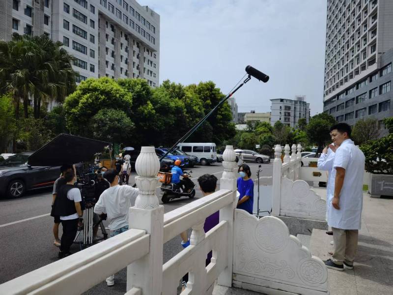 港口区广告片拍摄公司低成本实现高规格制作的诀窍